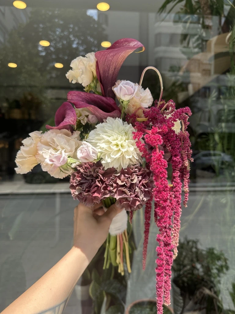 Gala Lisyantus Amarantus Buketi