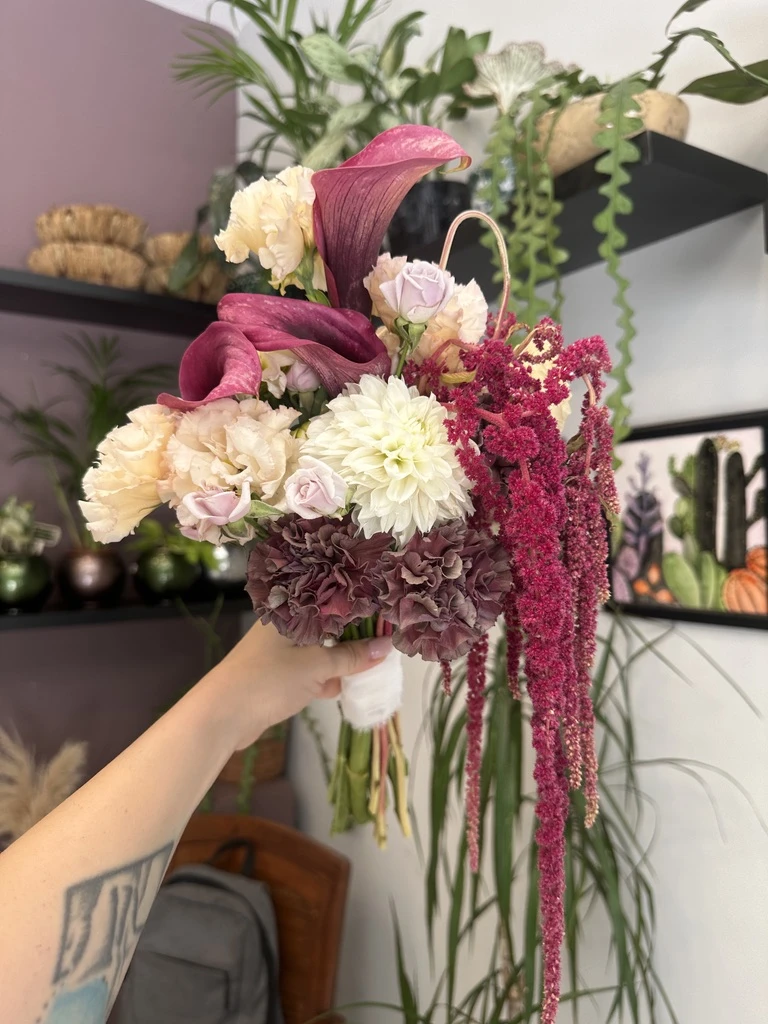 Gala Lisyantus Amarantus Buketi