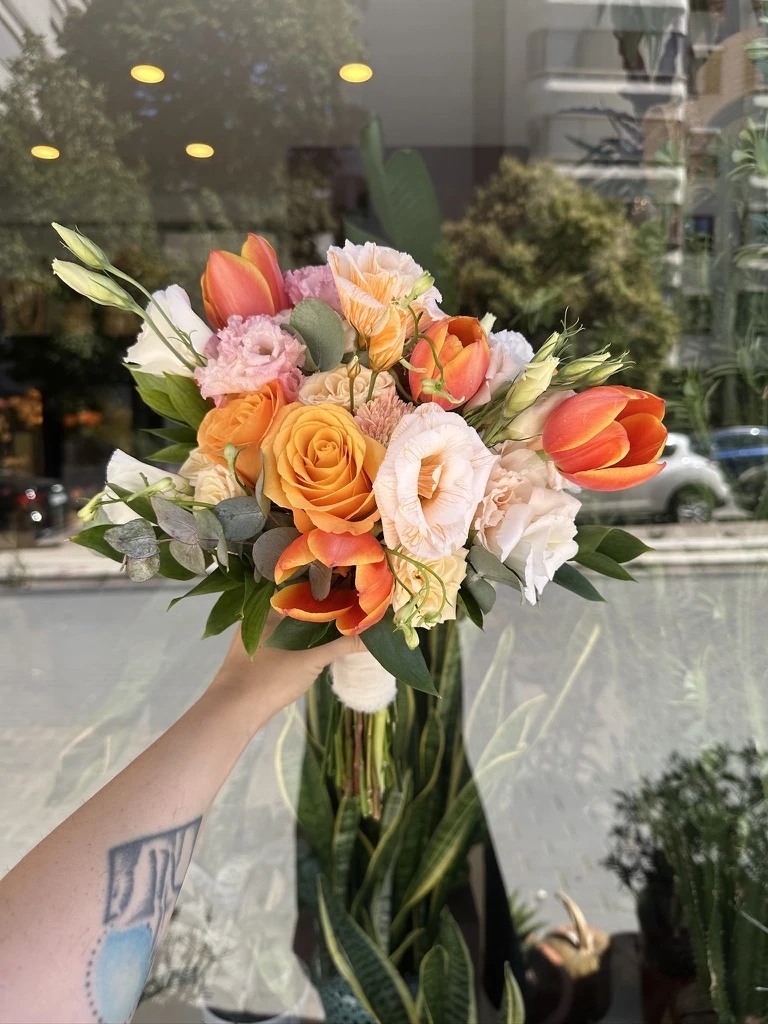 Lale Lisyantus Gül Buketi