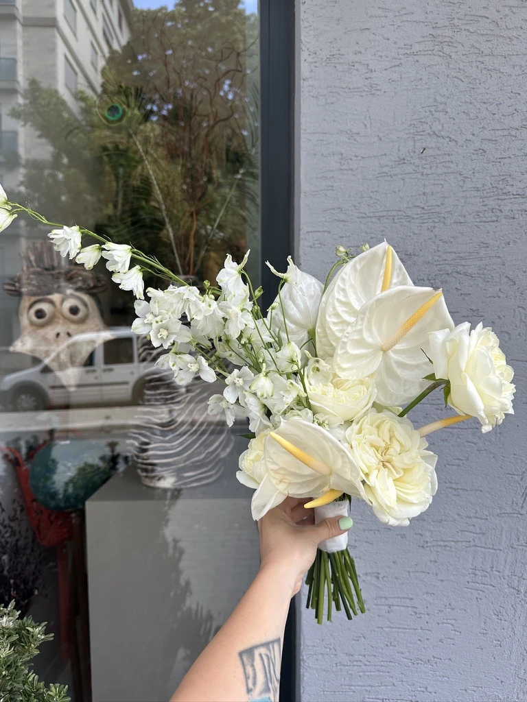 Anthurium Gül Delphurium Buketi