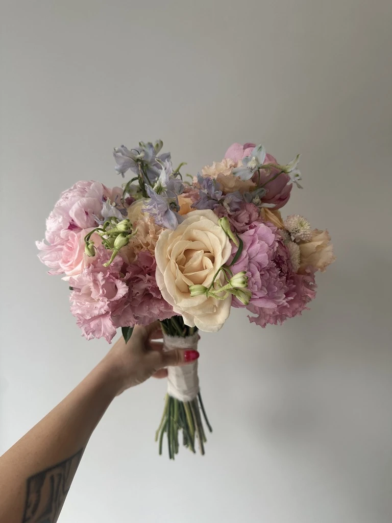 Şakayık Gül Delphurium Buketi