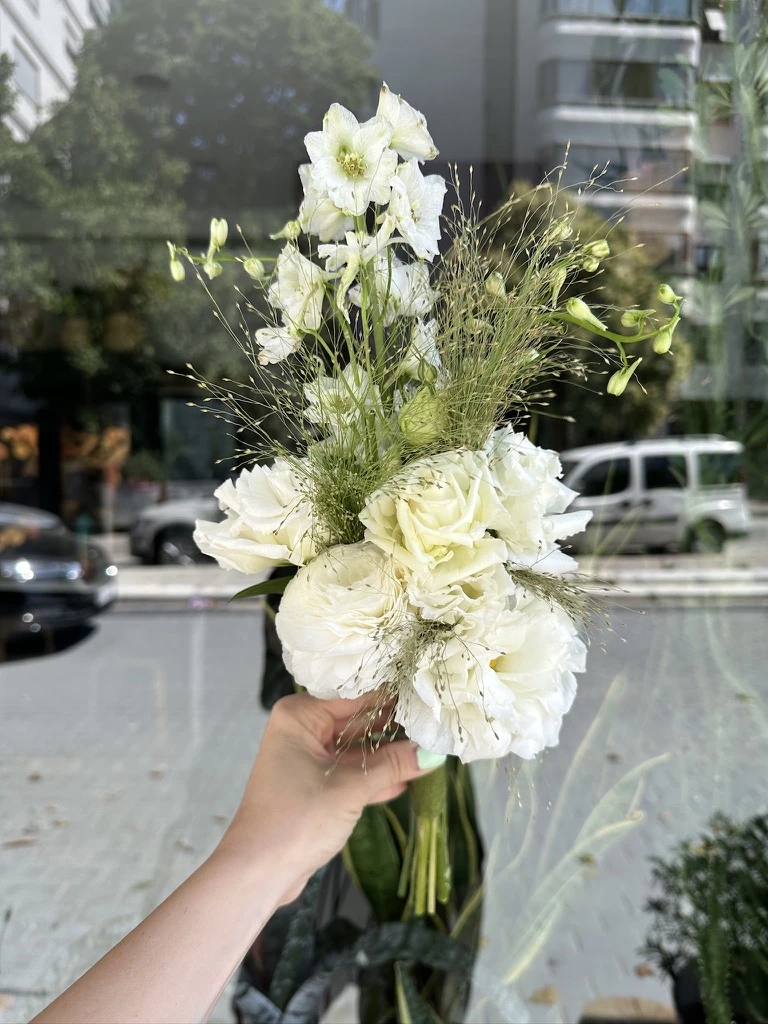 Lisyantus Delphurium Buketi